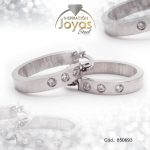 Argolla de Acero Forma Geométrica con Circón Plateado Óvalo - 850693