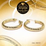 Argolla Celebrity Gold Tono Dorado Variado  Trancadero: Pasador V D: 2,5 cm A: 2,7 cm  Repuje de Líneas - 530131