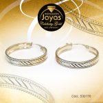 Argolla Celebrity Gold Tono 2 Tonos Variado  Trancadero: Pasador V D: 2 cm A: 2,4 cm  Repuje de Líneas - 530176